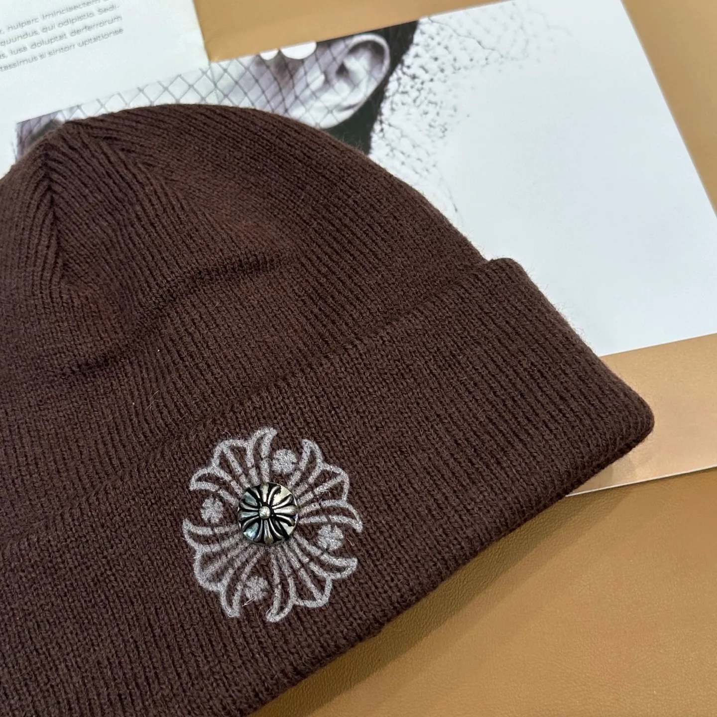 P66 🤍Chrome hearts new autumn and winter embroidered cross knitted hat🧶 One of the must-have hats in autumn and winter~ It really looks good on whoever wears it~, it is also a perfect match in black and white and gray in autumn~